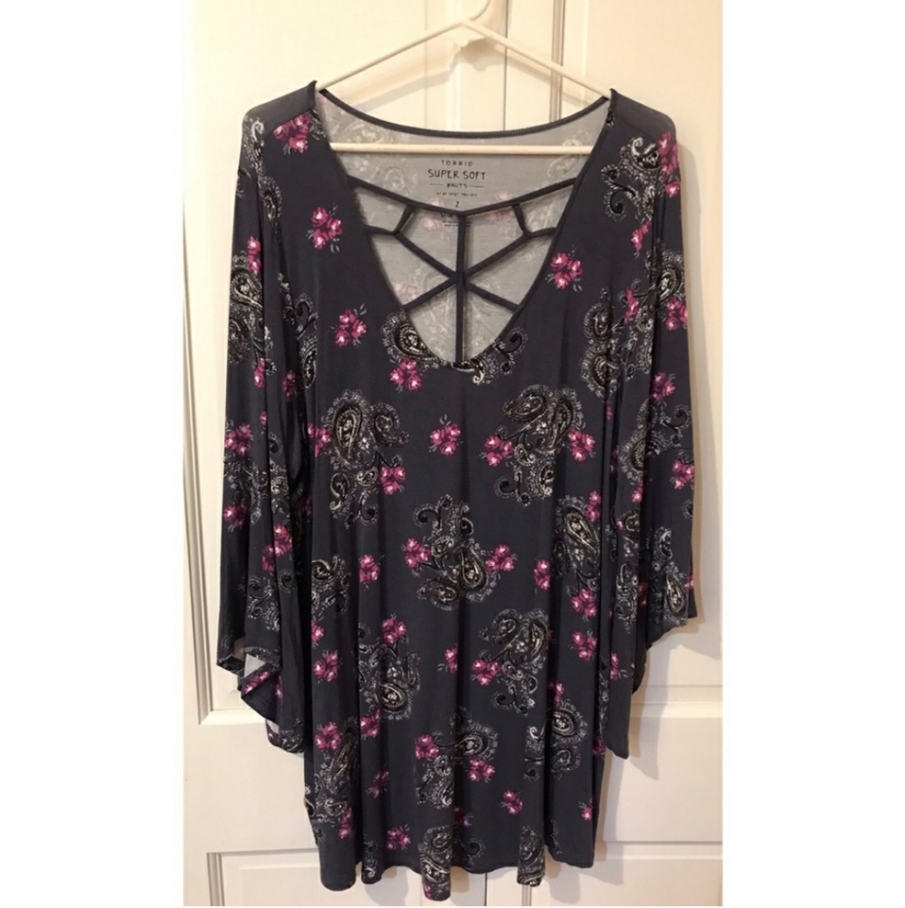 Size 2 Torrid Soft Knit Shirt